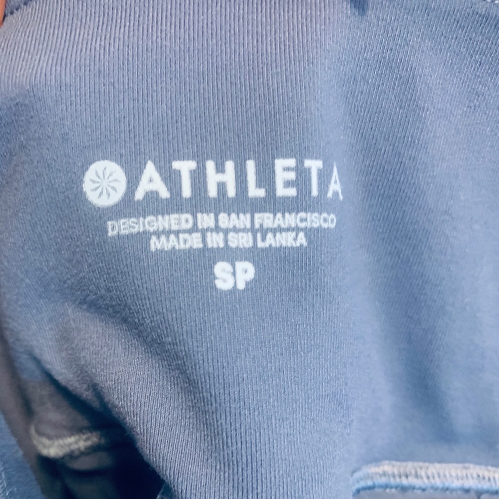 Athleta SP Meditation 2 in 1 Capri - Picture 2 of 7